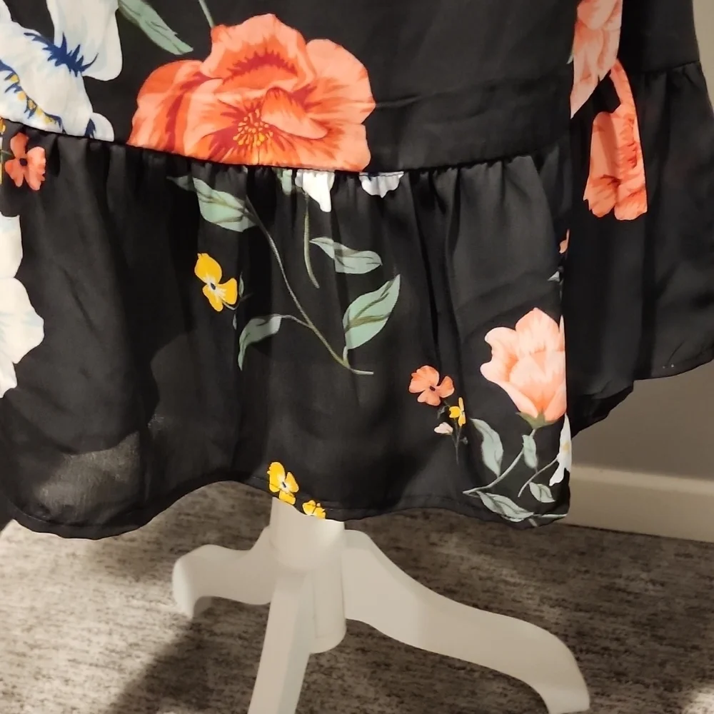 Old Navy floral dress with slip underneath beautiful dress size large - Picture 3 of 10